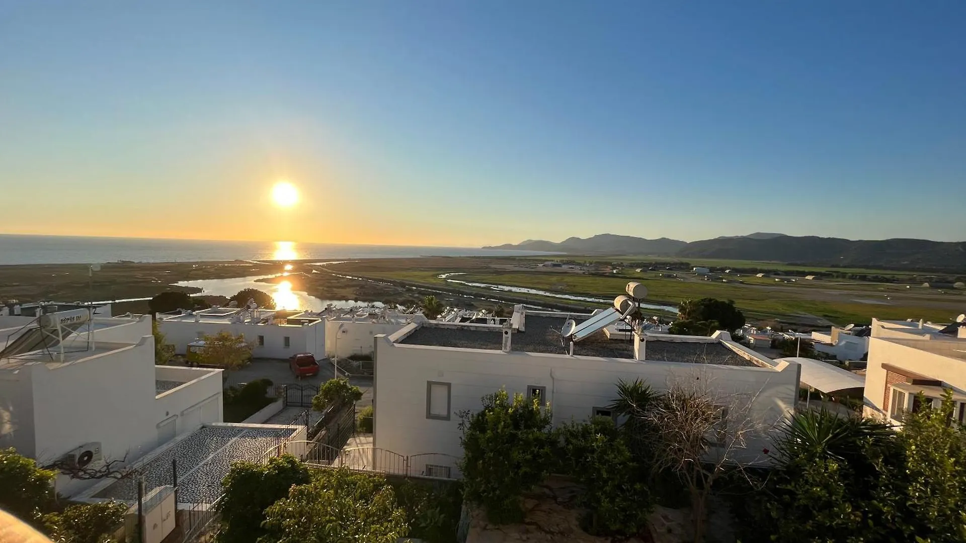 Villa Bella Vista - Near The Beach And Airport ダラマン 0*,  トルコ